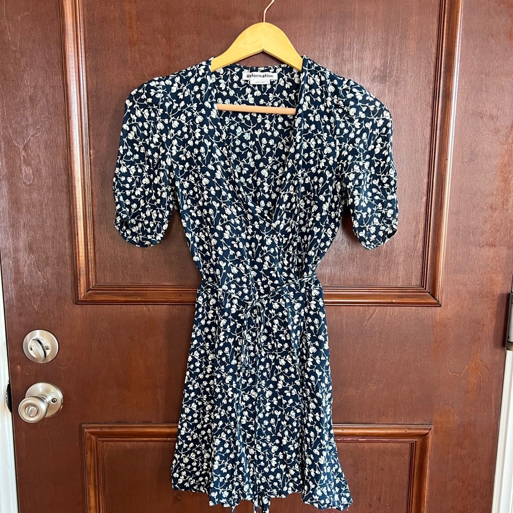 Reformation | Navy dress with white flowers | Women’s XS | floral wrap dress